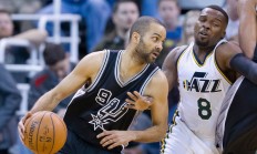 九游娱乐入口-爵士轻取骑士，继续紧追西部榜首的简单介绍