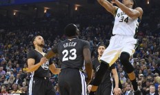 九游娱乐app下载地址-雄鹿大胜公牛，保持不败