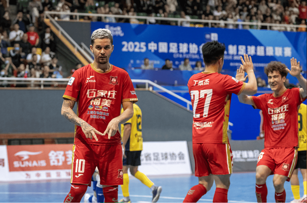 包含多点开花，球队多人进球带来胜利的词条