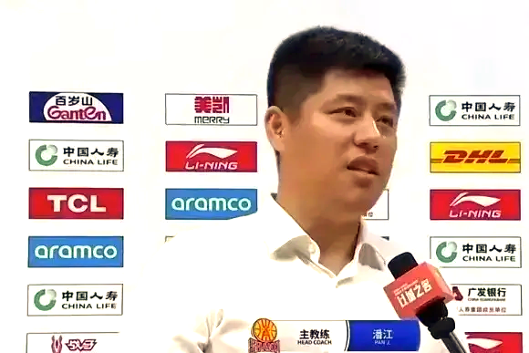 广东队主帅赞扬球员表现，领先积分榜第一的简单介绍