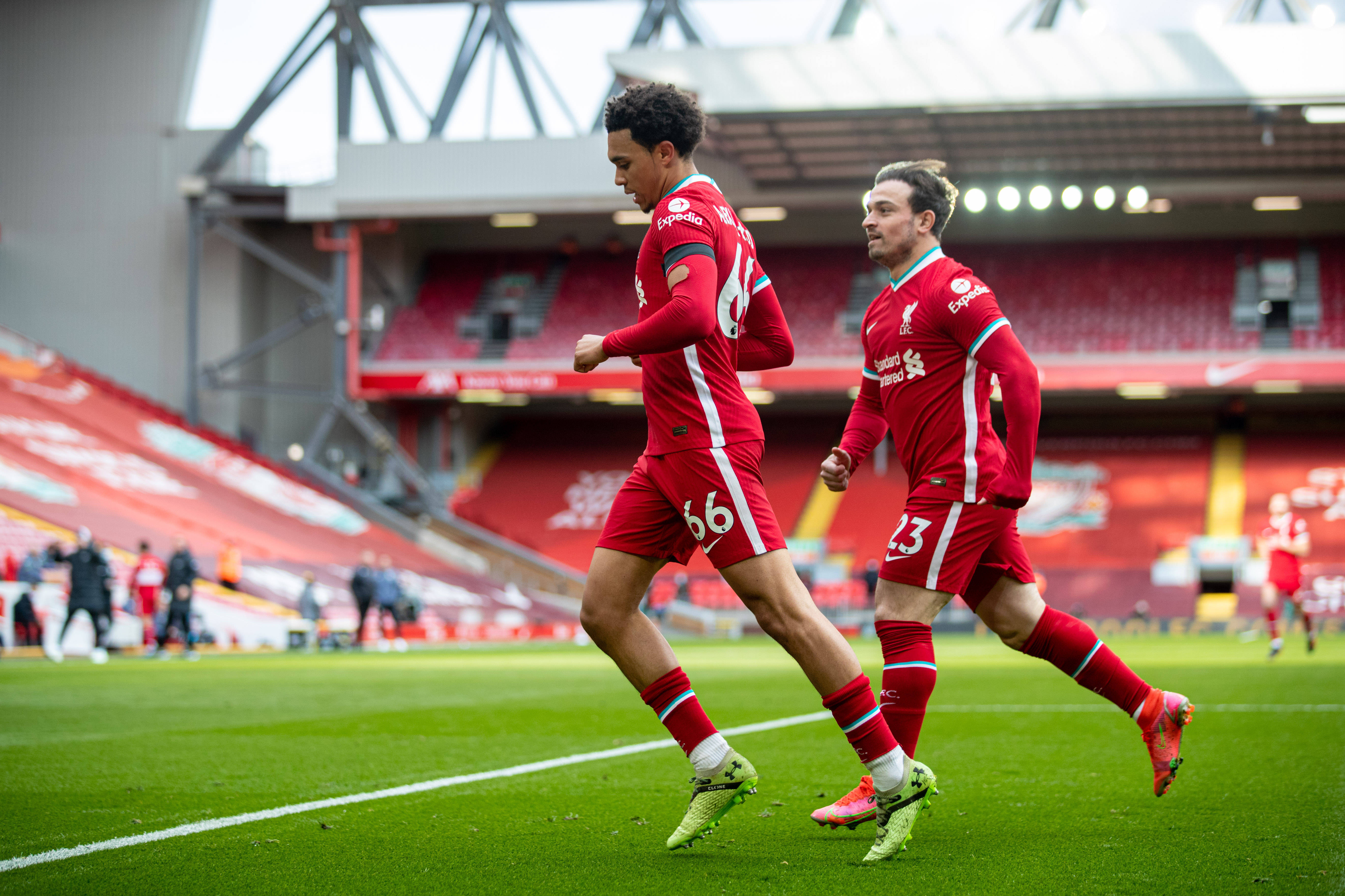 波尔多全队发挥出色，主场连胜