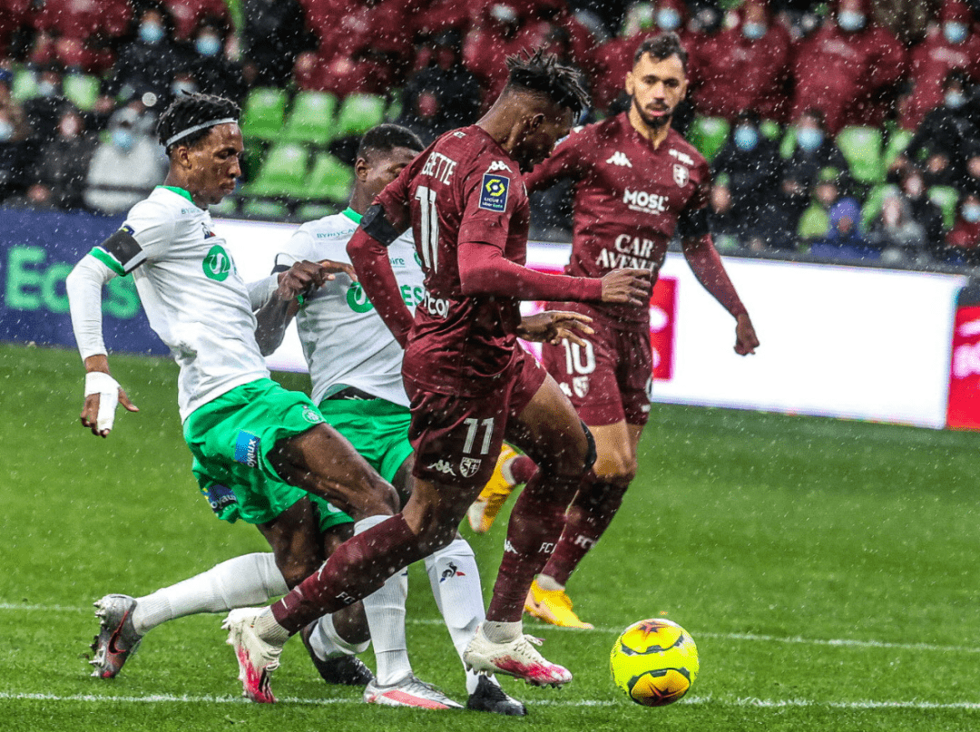 圣埃蒂安主场失利，排名继续下滑的简单介绍