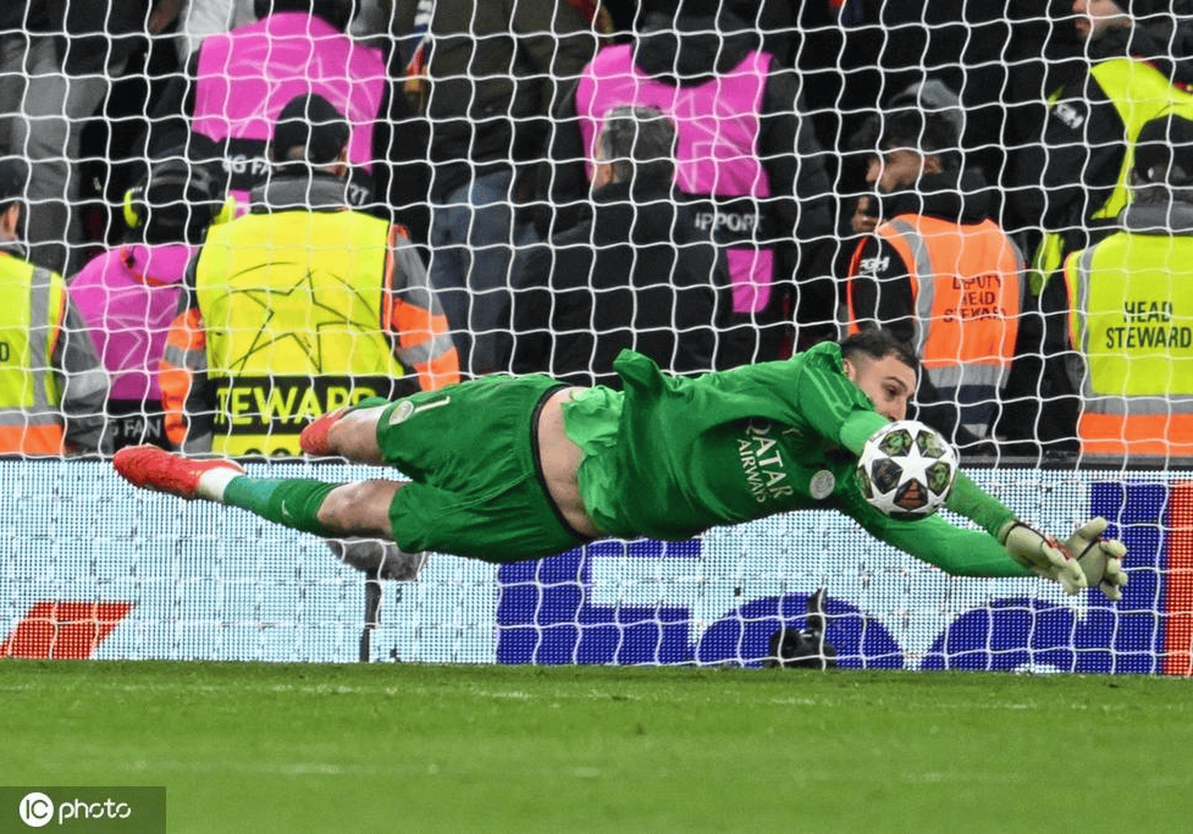 利物浦门将神勇扑出点球,助球队收获胜利! 利物浦门将神勇扑出点球,助球队收获胜利!