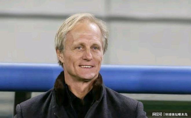 香港球队失误频出，教练组需加强训练