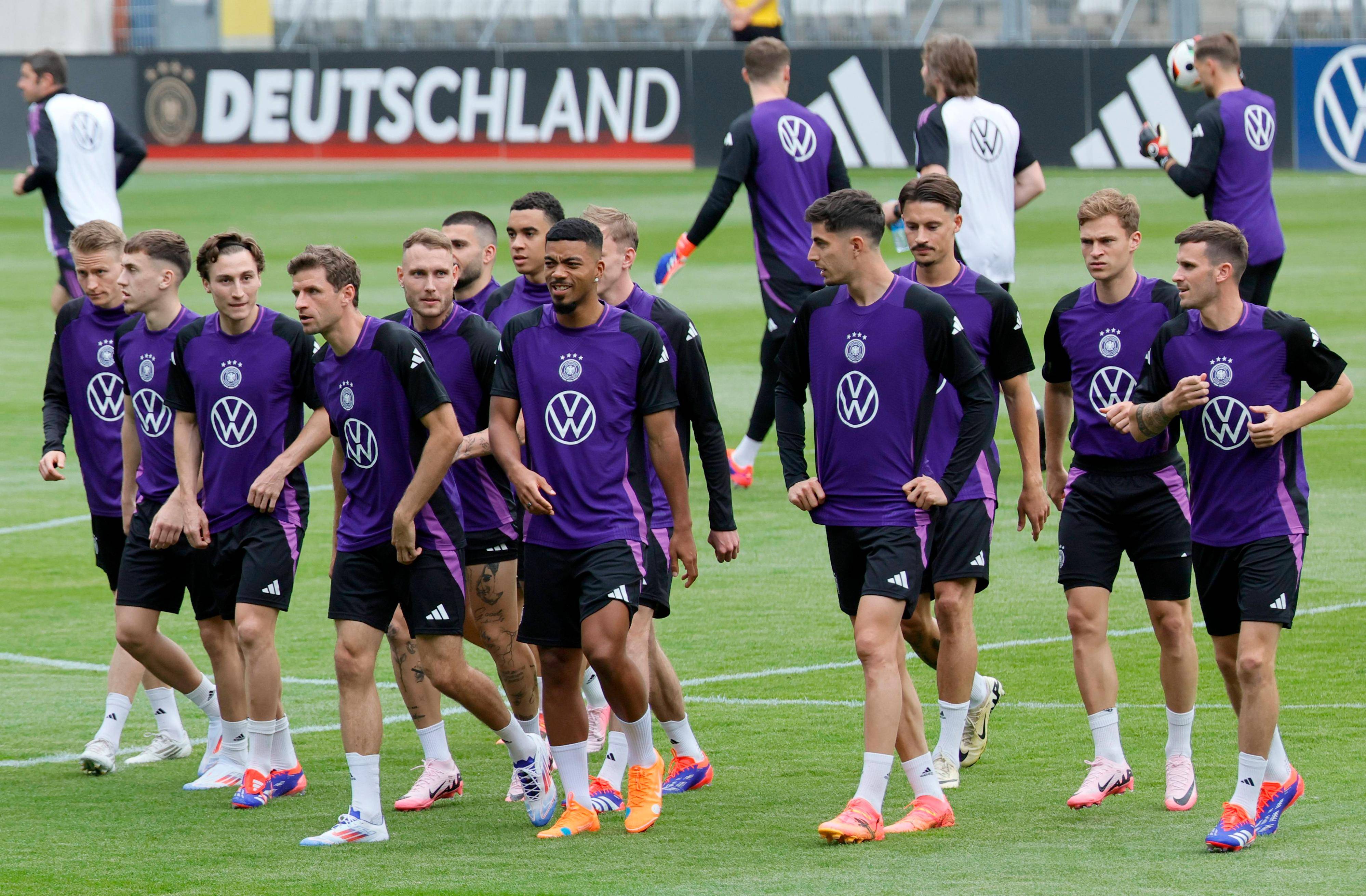 香港球队失误频出，教练组需加强训练