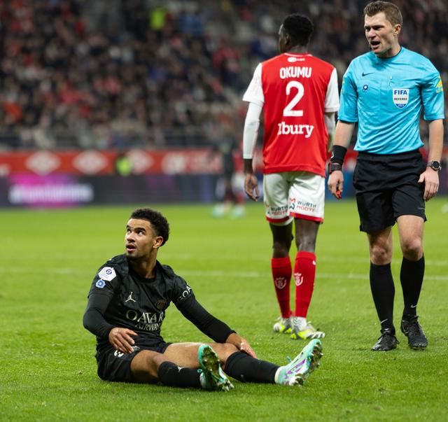 巴黎圣日耳曼客场击败兰斯，继续稳居榜首