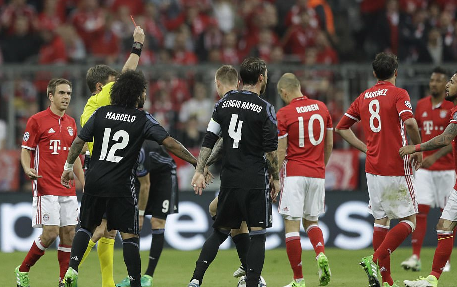 关于埃瓦尔再遇失利，争取欧战资格压力巨大的信息