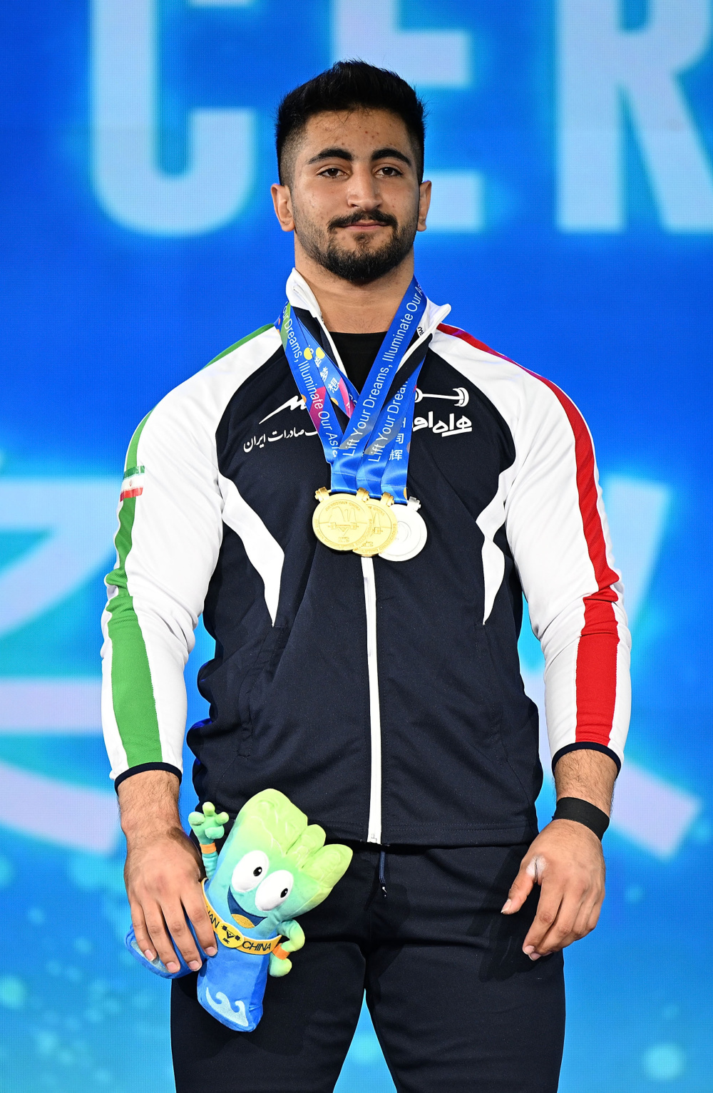 关于泰国运动员在举重赛中一举夺冠,实力惊人的信息 关于泰国运动员在举重赛中一举夺冠,实力惊人的信息