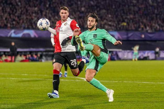 关于斯特拉斯堡客场战胜对手，取得关键胜利的信息